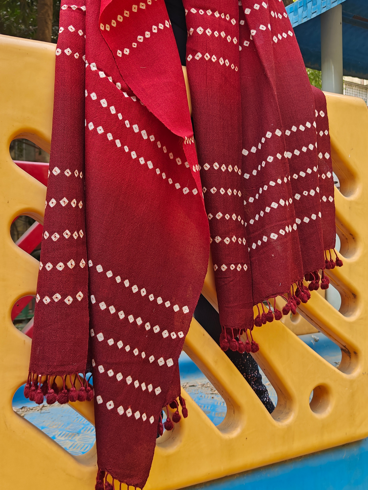 Red Bandani Ombre Handwoven Woollen Stole