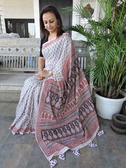 Off-white Bagh Print Cotton Saree