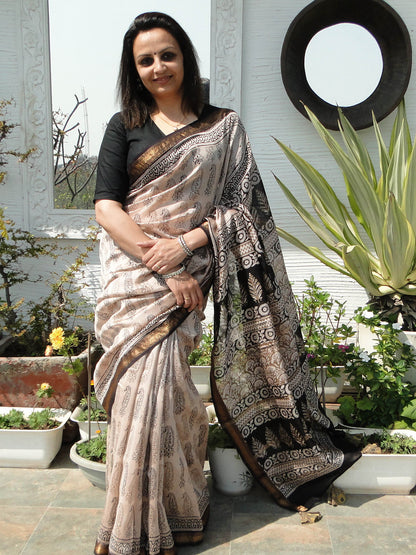 Black - Offwhite Kairi Bagh Print Maheshwari Saree