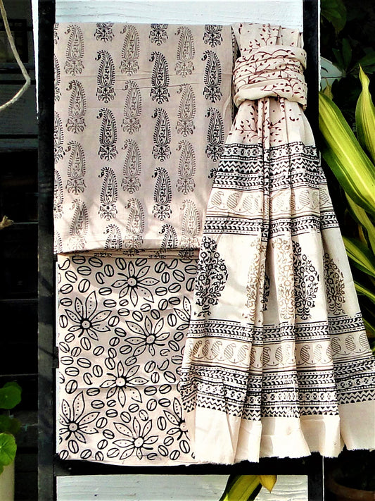 Off-white Kairi Bagh Print Cotton Suit Set 2